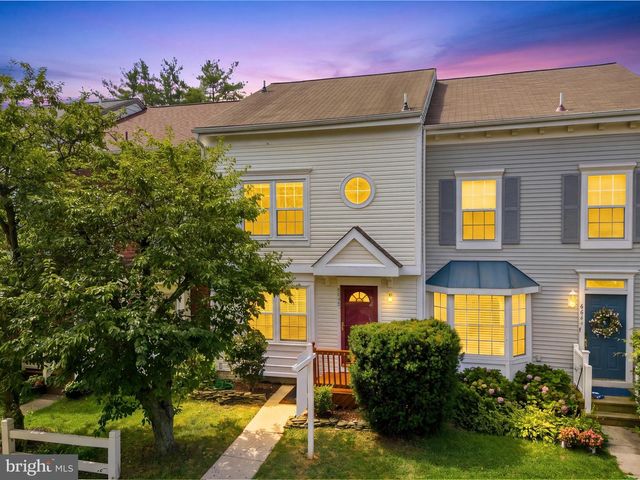 6645 MEDINAH LN, Alexandria, VA 22312