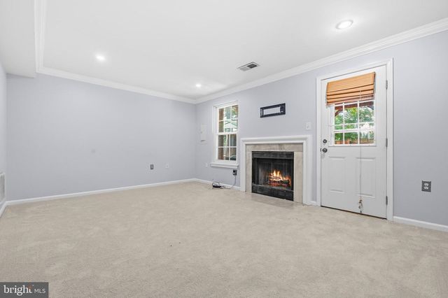 6645 MEDINAH LN, Alexandria, VA 22312