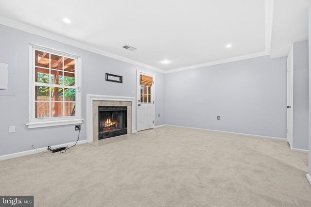 6645 MEDINAH LN, Alexandria, VA 22312