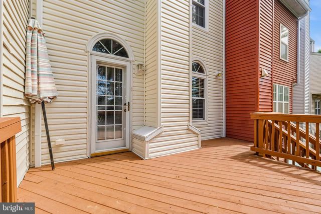6645 MEDINAH LN, Alexandria, VA 22312