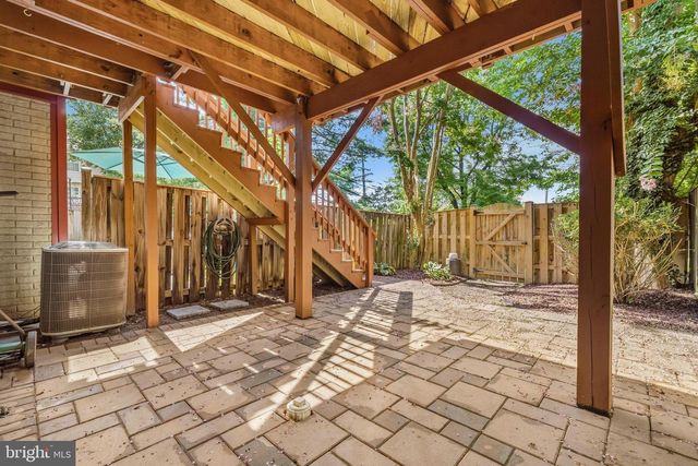 6645 MEDINAH LN, Alexandria, VA 22312