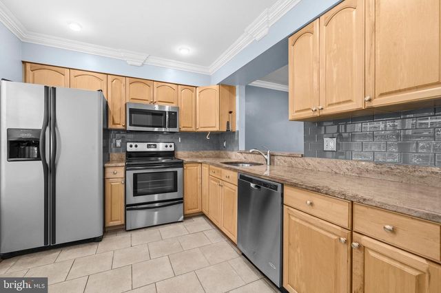 6645 MEDINAH LN, Alexandria, VA 22312