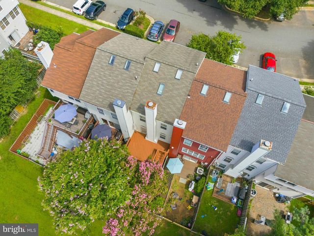 6645 MEDINAH LN, Alexandria, VA 22312