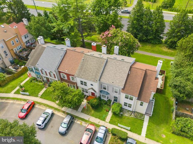 6645 MEDINAH LN, Alexandria, VA 22312