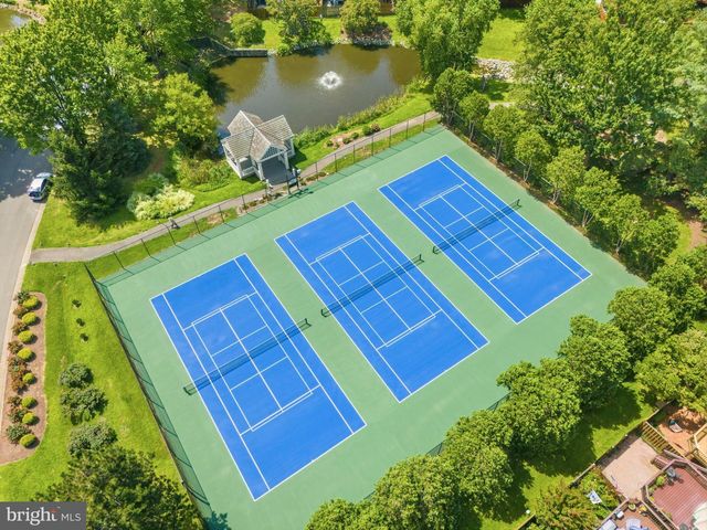 6645 MEDINAH LN, Alexandria, VA 22312