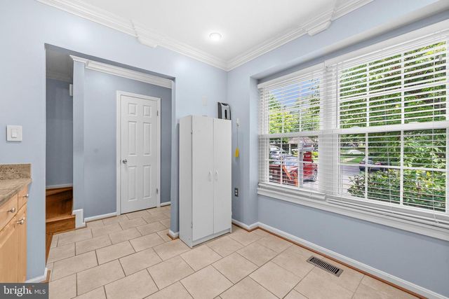 6645 MEDINAH LN, Alexandria, VA 22312