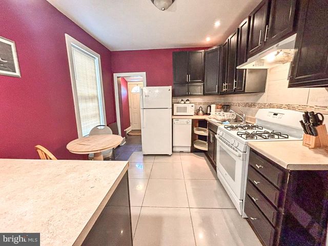 3330 BRANDYWINE ST, Philadelphia, PA 19104