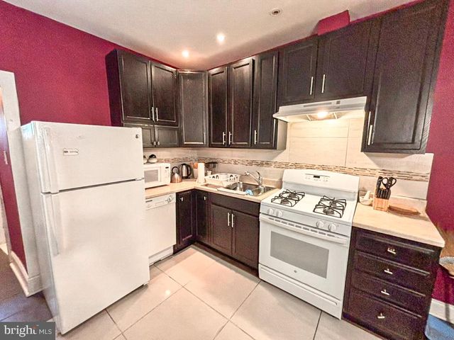 3330 BRANDYWINE ST, Philadelphia, PA 19104