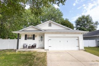 712 Country Oaks Lane, O'fallon, IL 62269