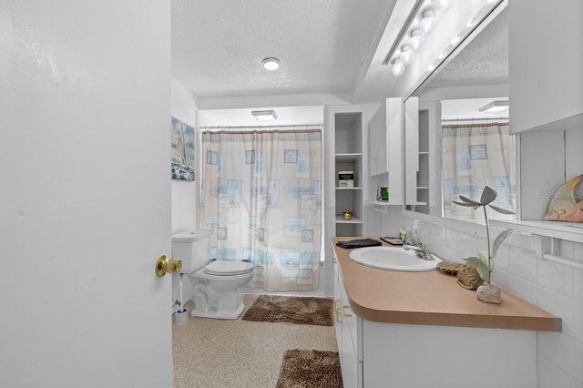 4055 BAY OAKS CIRCLE, Englewood, FL 34223