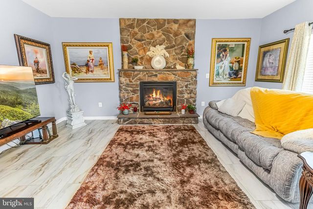 317 FONTANA CIR, Martinsburg, WV 25403