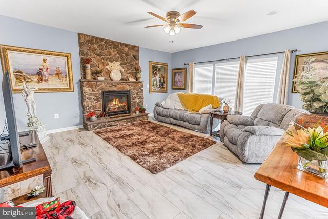 317 FONTANA CIR, Martinsburg, WV 25403