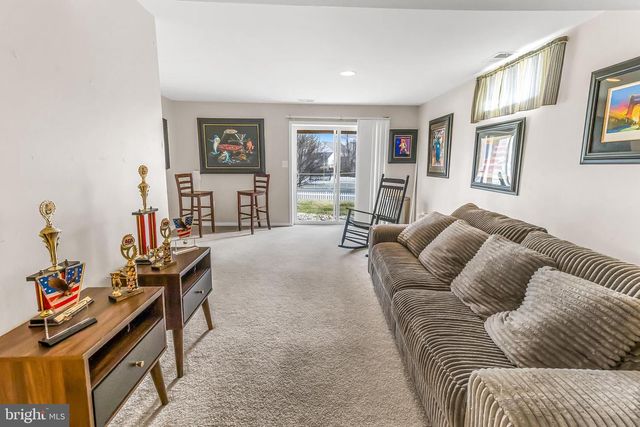 317 FONTANA CIR, Martinsburg, WV 25403