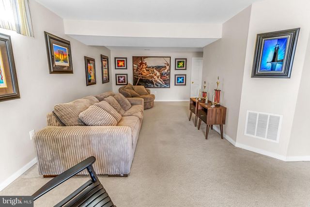 317 FONTANA CIR, Martinsburg, WV 25403