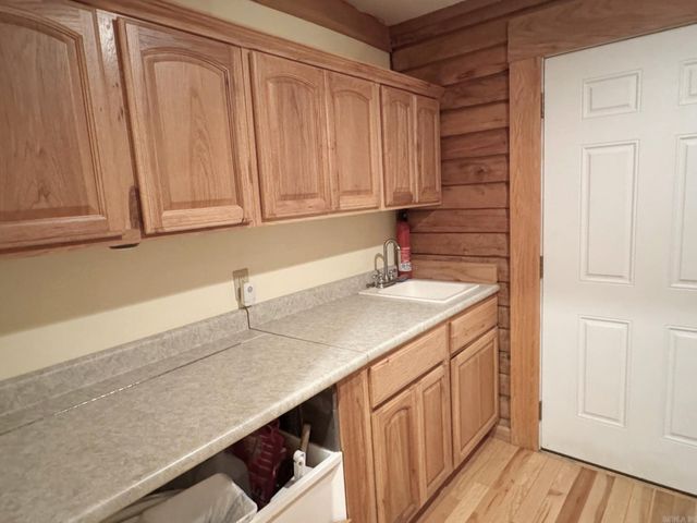 4003 Sunny Fox Rd, Mountain View, AR 72560