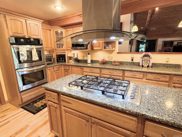 4003 Sunny Fox Rd, Mountain View, AR 72560