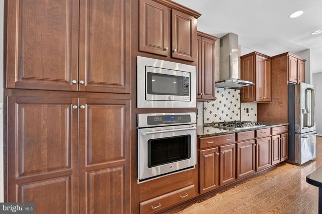 44687 COLLINGDALE TER, Ashburn, VA 20147