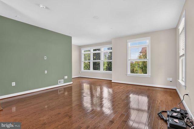 44687 COLLINGDALE TER, Ashburn, VA 20147