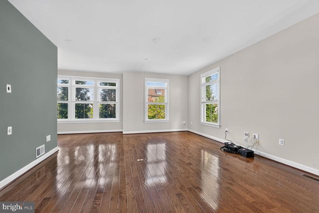 44687 COLLINGDALE TER, Ashburn, VA 20147