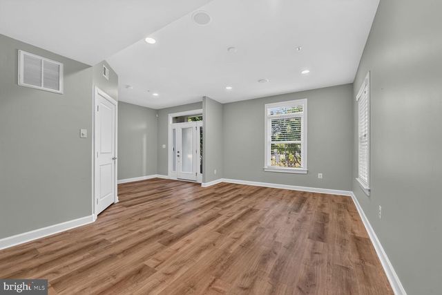 44687 COLLINGDALE TER, Ashburn, VA 20147
