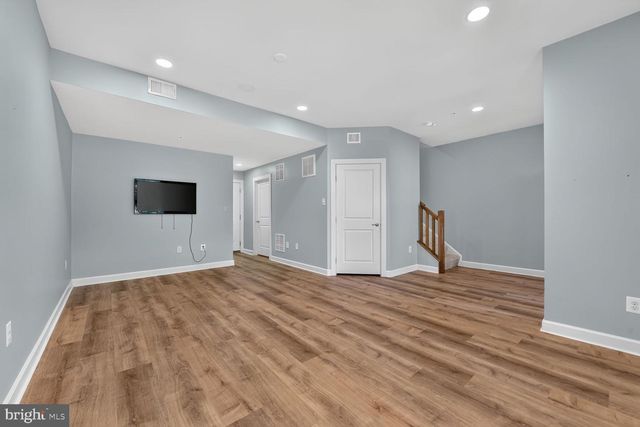 44687 COLLINGDALE TER, Ashburn, VA 20147