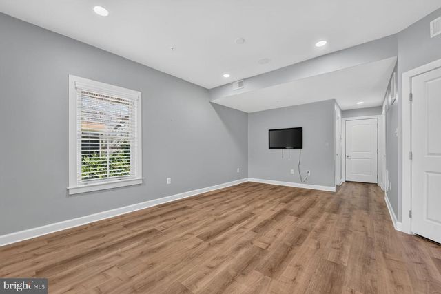 44687 COLLINGDALE TER, Ashburn, VA 20147