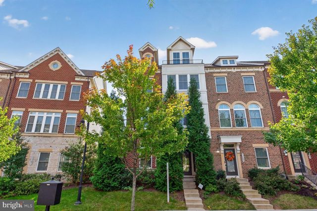 44687 COLLINGDALE TER, Ashburn, VA 20147