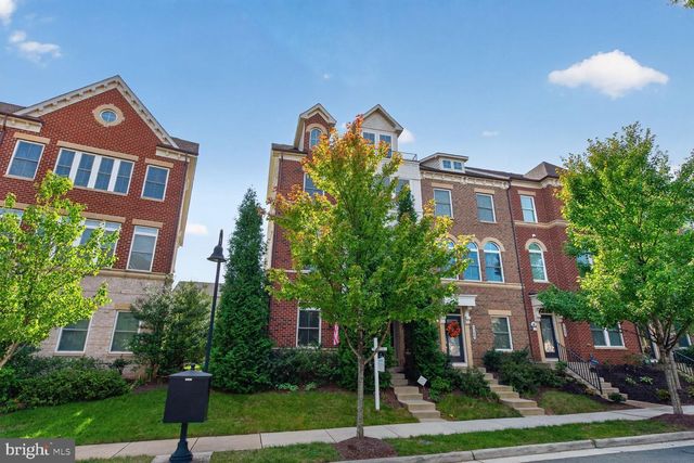44687 COLLINGDALE TER, Ashburn, VA 20147