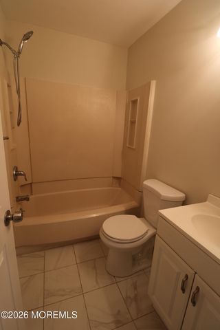 32 Pin Oak Lane, Little Egg Harbor, NJ 08087