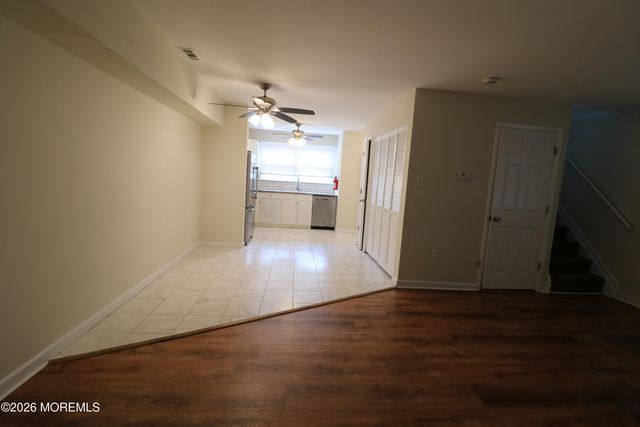 32 Pin Oak Lane, Little Egg Harbor, NJ 08087