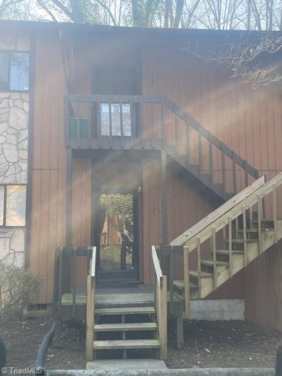 123 Cloister Oaks Circle, Winston-salem, NC 27127