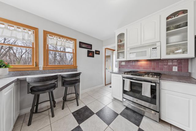 6466 Stillwater Boulevard N, Oakdale, MN 55128