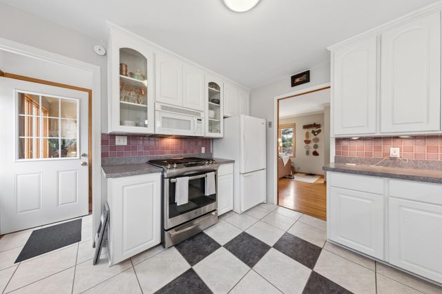 6466 Stillwater Boulevard N, Oakdale, MN 55128