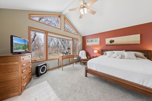 6466 Stillwater Boulevard N, Oakdale, MN 55128