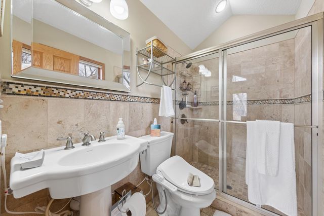 6466 Stillwater Boulevard N, Oakdale, MN 55128