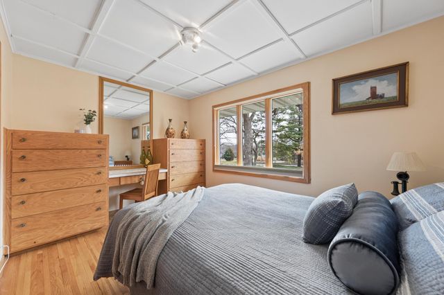 6466 Stillwater Boulevard N, Oakdale, MN 55128