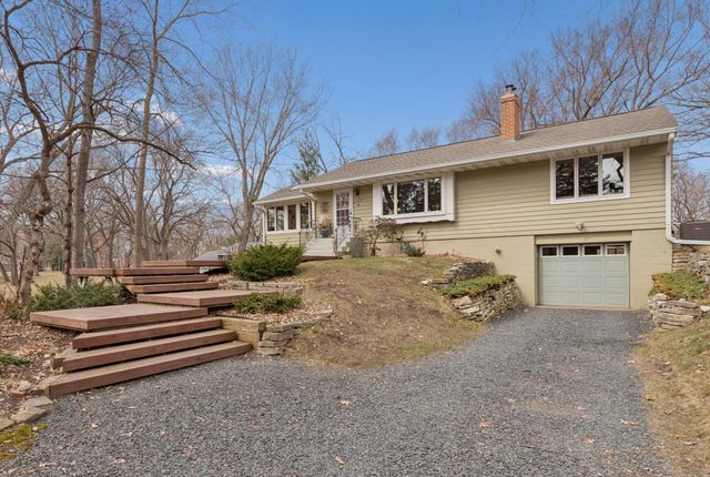 6466 Stillwater Boulevard N, Oakdale, MN 55128