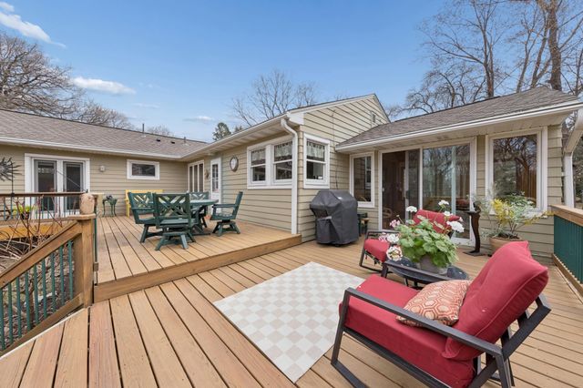 6466 Stillwater Boulevard N, Oakdale, MN 55128