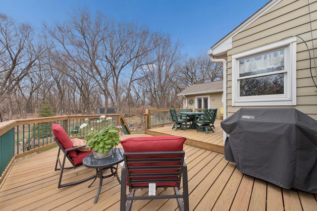 6466 Stillwater Boulevard N, Oakdale, MN 55128