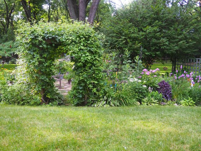 6466 Stillwater Boulevard N, Oakdale, MN 55128