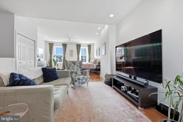 752 S 15TH ST, Philadelphia, PA 19146