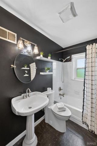 649 Rochester Drive, Mehlville, MO 63125