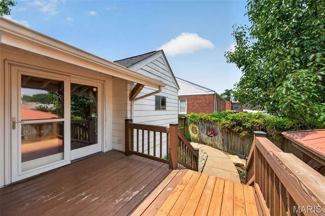 649 Rochester Drive, Mehlville, MO 63125
