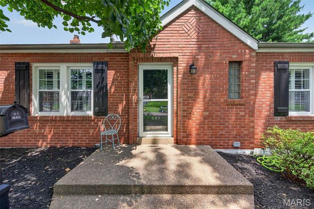 649 Rochester Drive, Mehlville, MO 63125