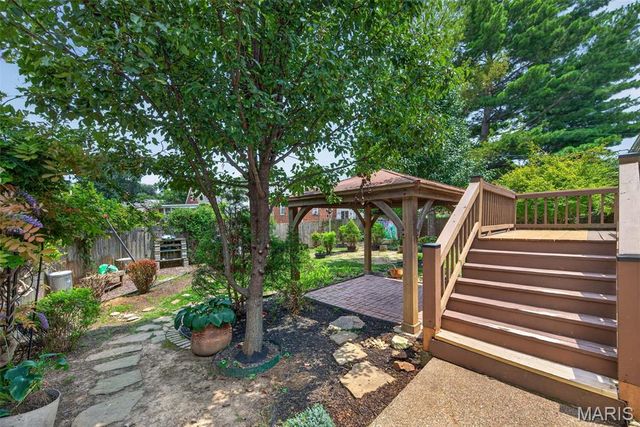 649 Rochester Drive, Mehlville, MO 63125