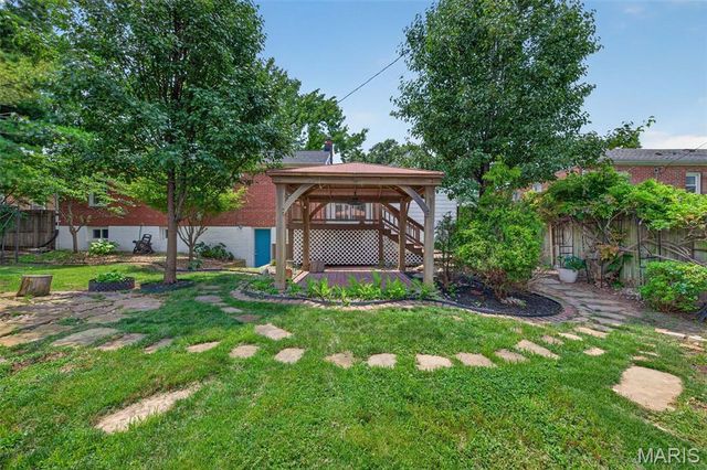 649 Rochester Drive, Mehlville, MO 63125
