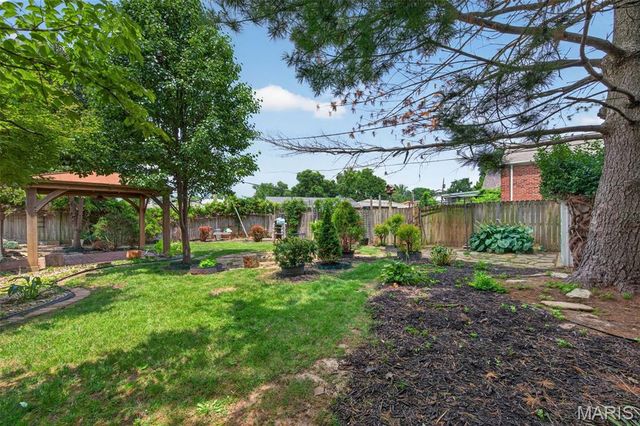 649 Rochester Drive, Mehlville, MO 63125