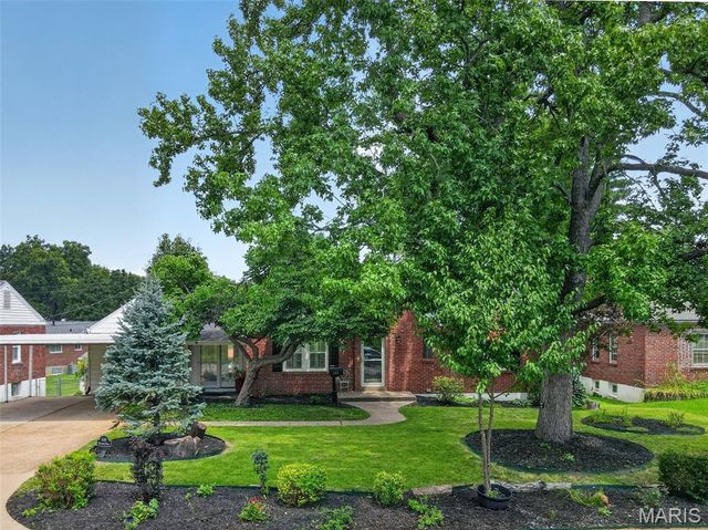 649 Rochester Drive, Mehlville, MO 63125