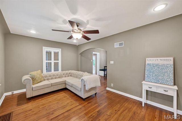 649 Rochester Drive, Mehlville, MO 63125