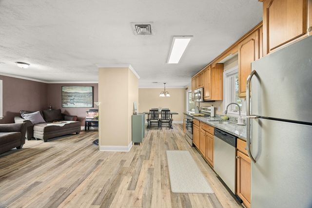 172 Lisa Dr, Brockton, MA 02302
